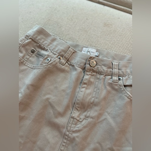 ADORABLE 90’s Vintage Calvin Klein Jeans Jean Skirt with Pockets - Picture 3 of 5